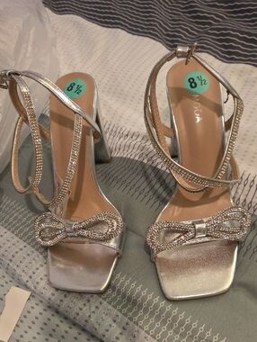 Moda International Silver Rhinestone Bow Block Heel Sandals